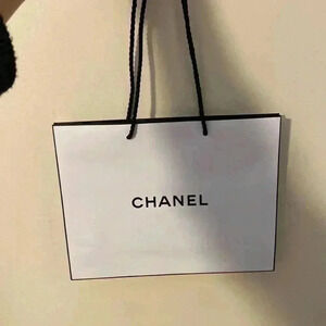 Medium Chanel gift bag